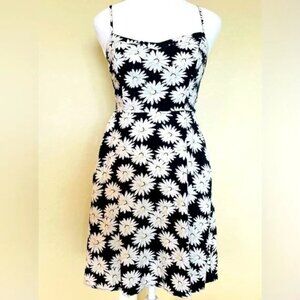 Daisy Print Spaghetti Strap Sundress Black White Yellow with Peak a Boo Back - M